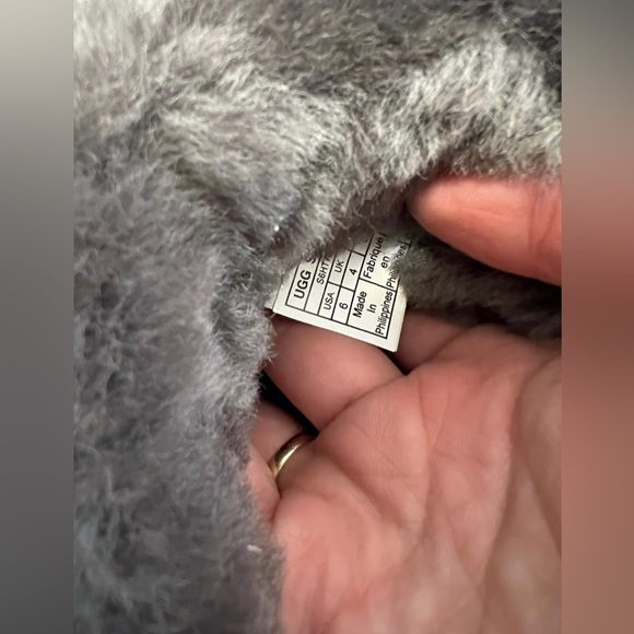 UGG classic gray mini fluff boots size 6 NWOB - Picture 8 of 9